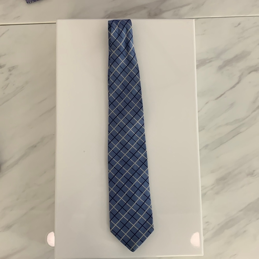 Almost New clean Brook Brothers Blue Tie